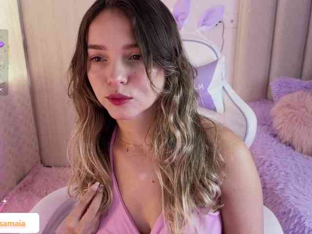 LarisaMaia webcam