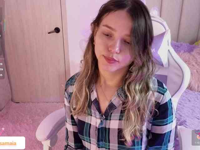 LarisaMaia webcam