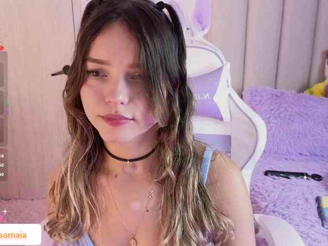 LarisaMaia webcam