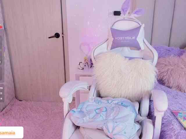 LarisaMaia webcam
