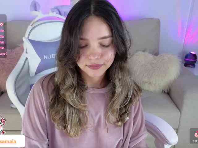 LarisaMaia webcam