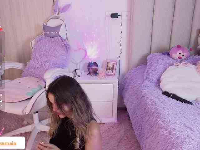 LarisaMaia webcam