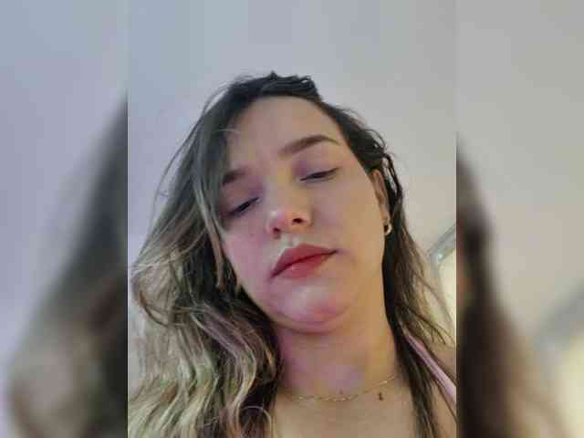 LarisaMaia webcam