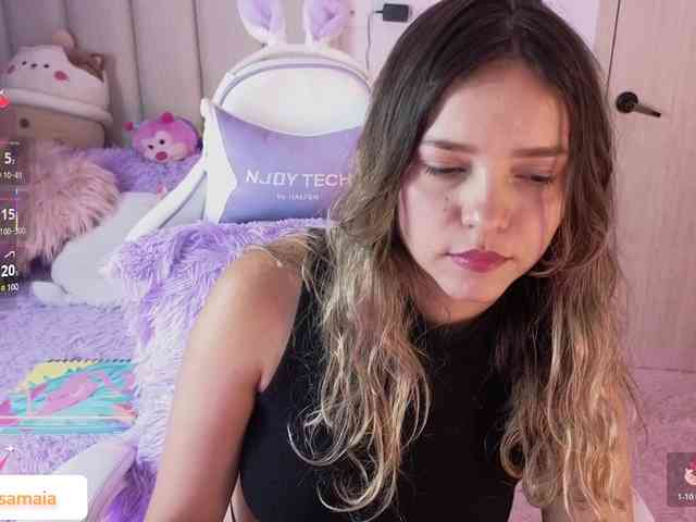 LarisaMaia webcam