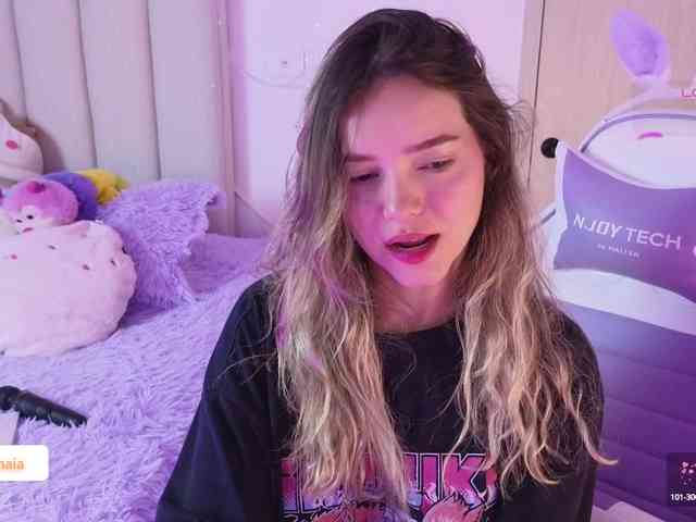 LarisaMaia webcam
