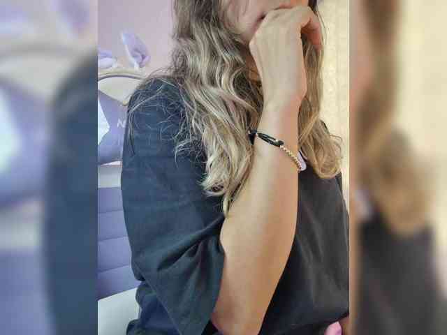 LarisaMaia webcam