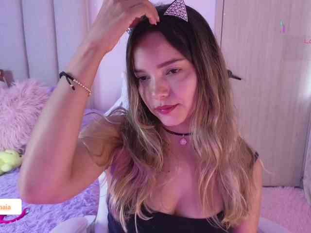 LarisaMaia webcam