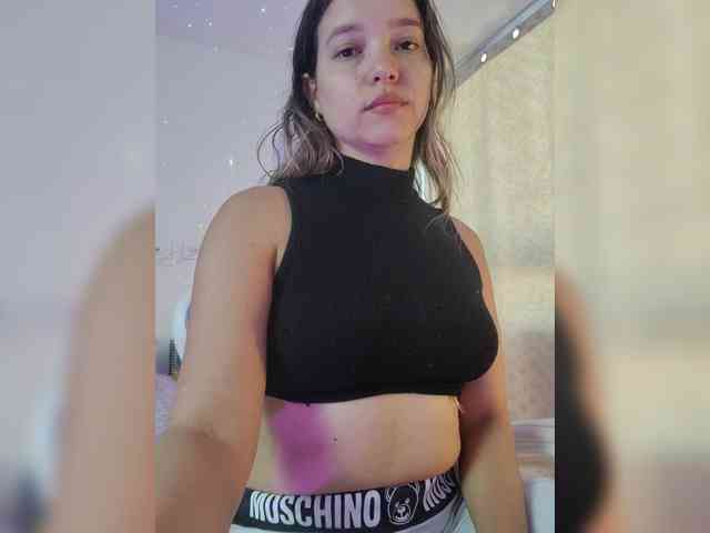 LarisaMaia webcam
