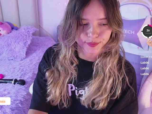 LarisaMaia webcam