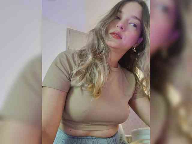 LarisaMaia webcam