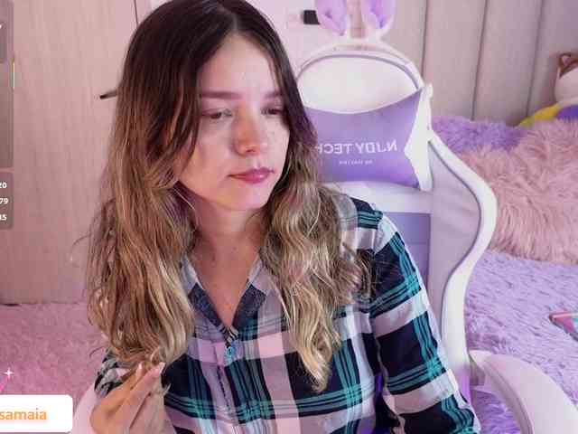 LarisaMaia webcam