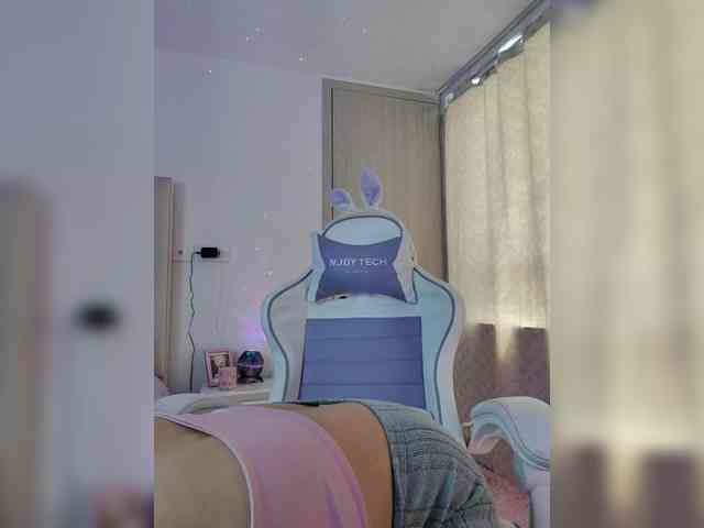 LarisaMaia webcam