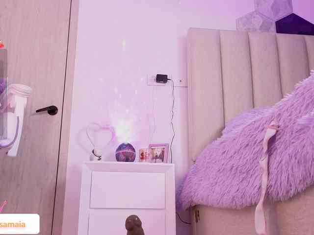 LarisaMaia webcam