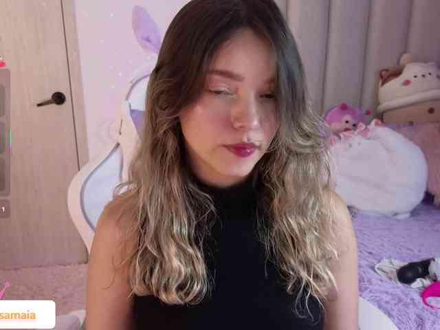 LarisaMaia webcam