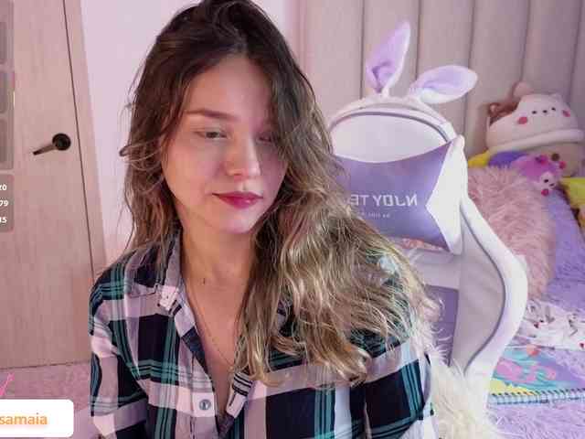 LarisaMaia webcam