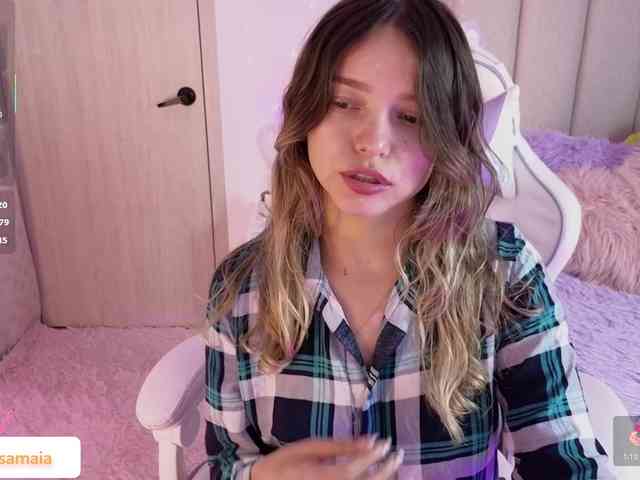 LarisaMaia webcam