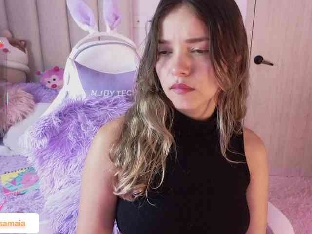 LarisaMaia webcam