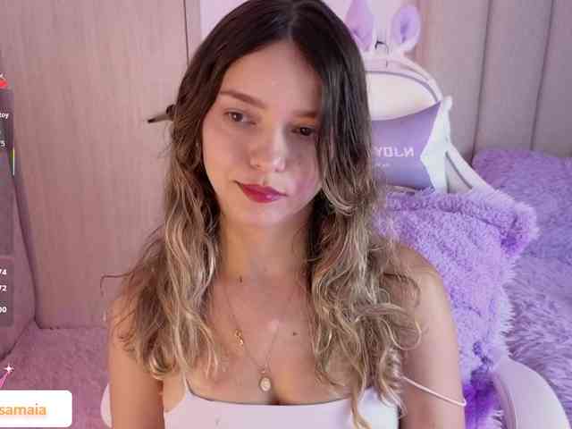 LarisaMaia webcam