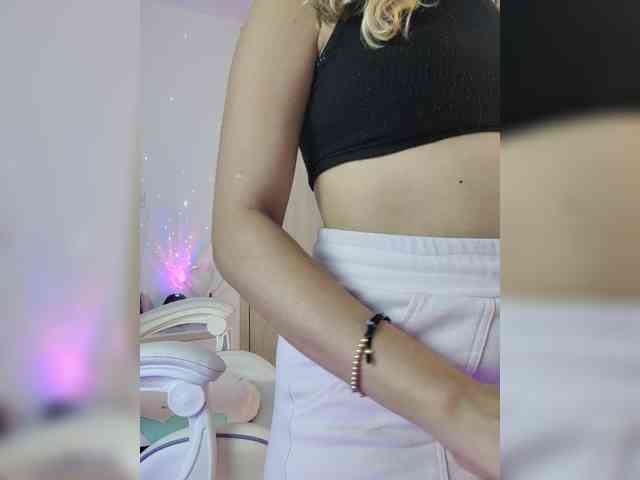 LarisaMaia webcam
