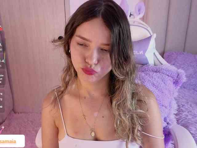LarisaMaia webcam