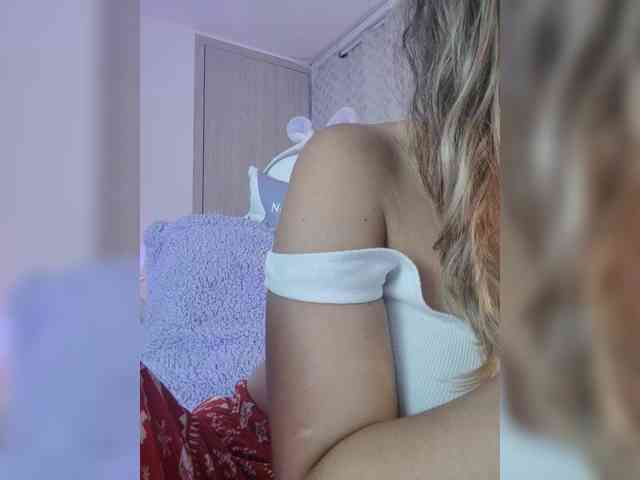 LarisaMaia webcam