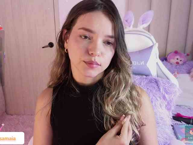 LarisaMaia webcam
