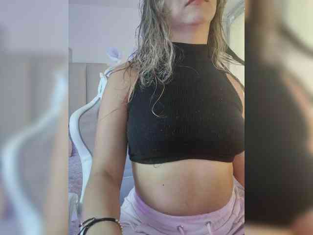 LarisaMaia webcam