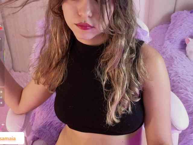 LarisaMaia webcam