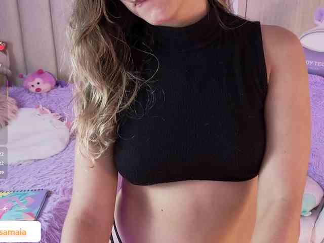 LarisaMaia webcam