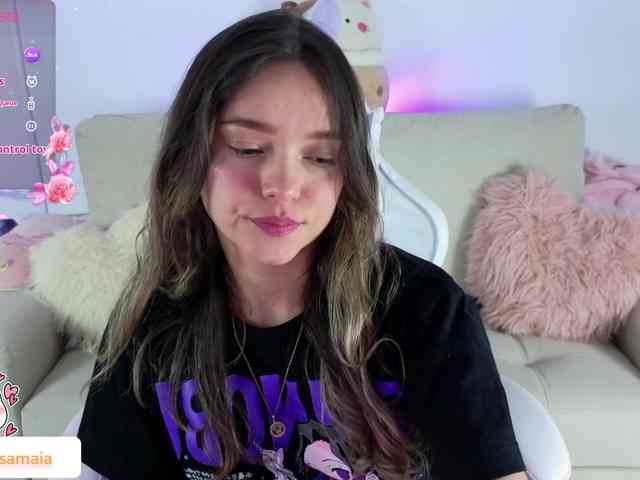 LarisaMaia webcam