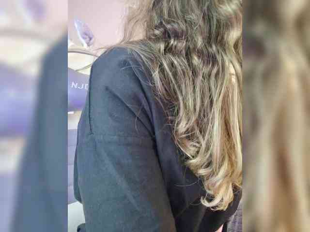 LarisaMaia webcam