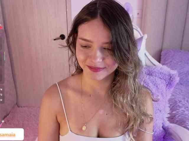LarisaMaia webcam