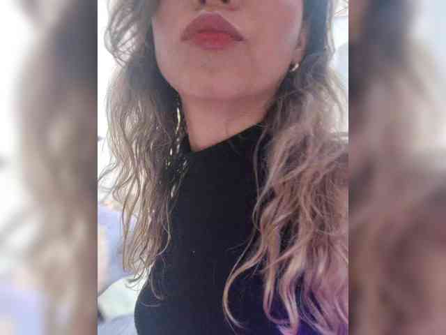 LarisaMaia webcam