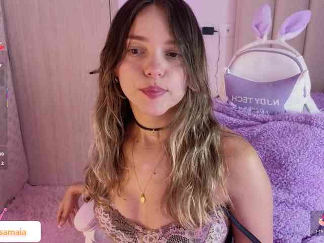 LarisaMaia webcam