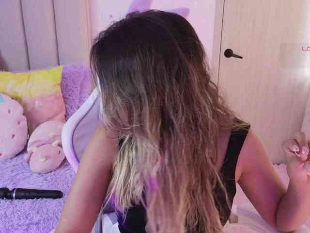 LarisaMaia webcam