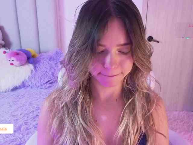 LarisaMaia webcam