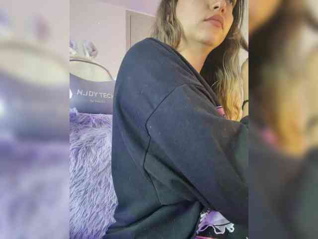 LarisaMaia webcam