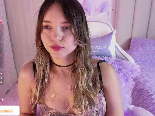 LarisaMaia webcam