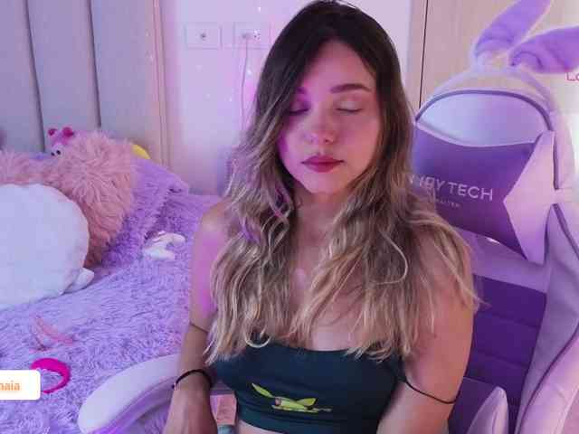 LarisaMaia webcam