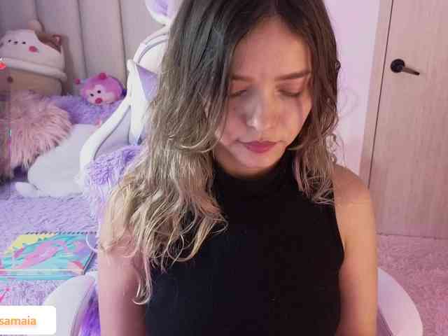 LarisaMaia webcam
