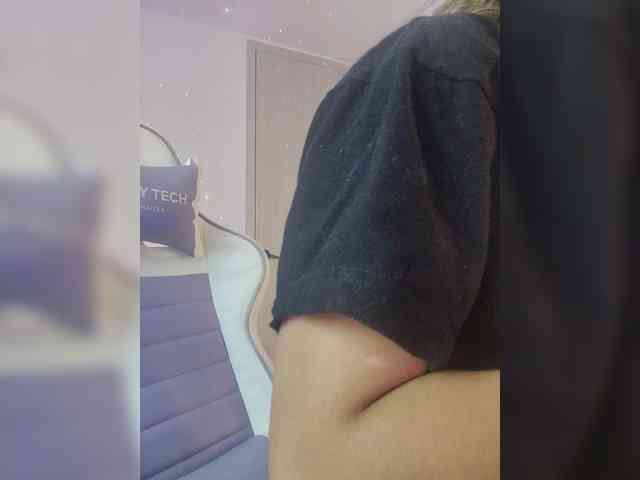 LarisaMaia webcam