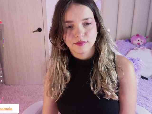 LarisaMaia webcam