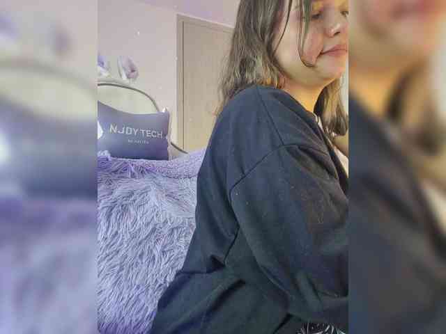 LarisaMaia webcam