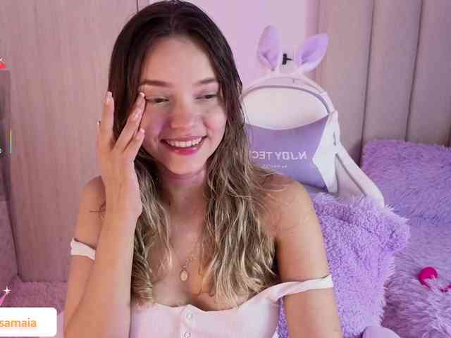 LarisaMaia webcam