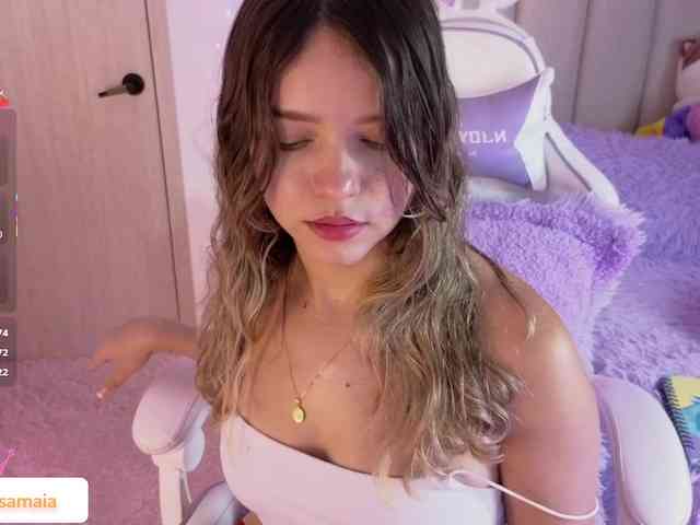 LarisaMaia webcam