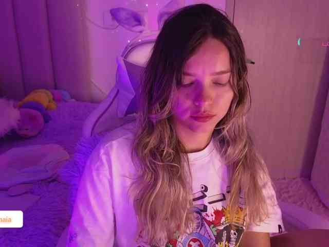 LarisaMaia webcam