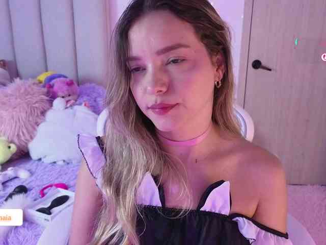 LarisaMaia webcam
