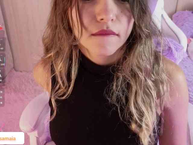 LarisaMaia webcam