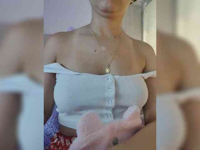 LarisaMaia webcam