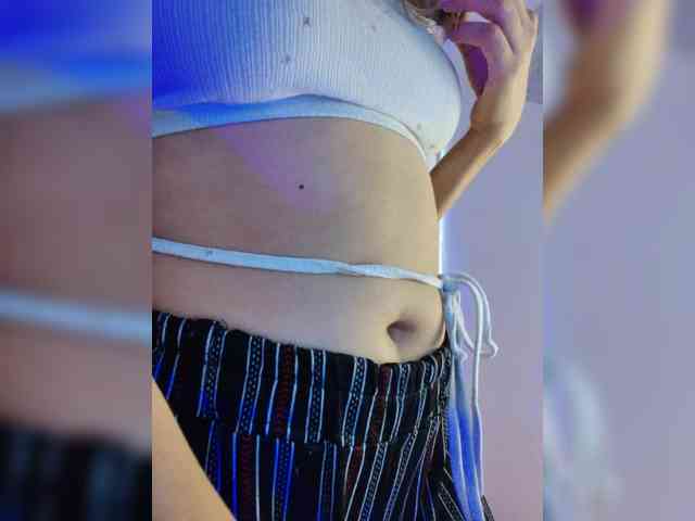 LarisaMaia webcam